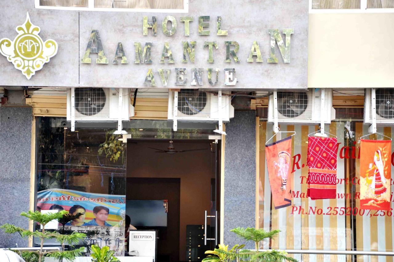 Oyo 2403 Hotel Aamantran Avenue Ujaim Exterior foto